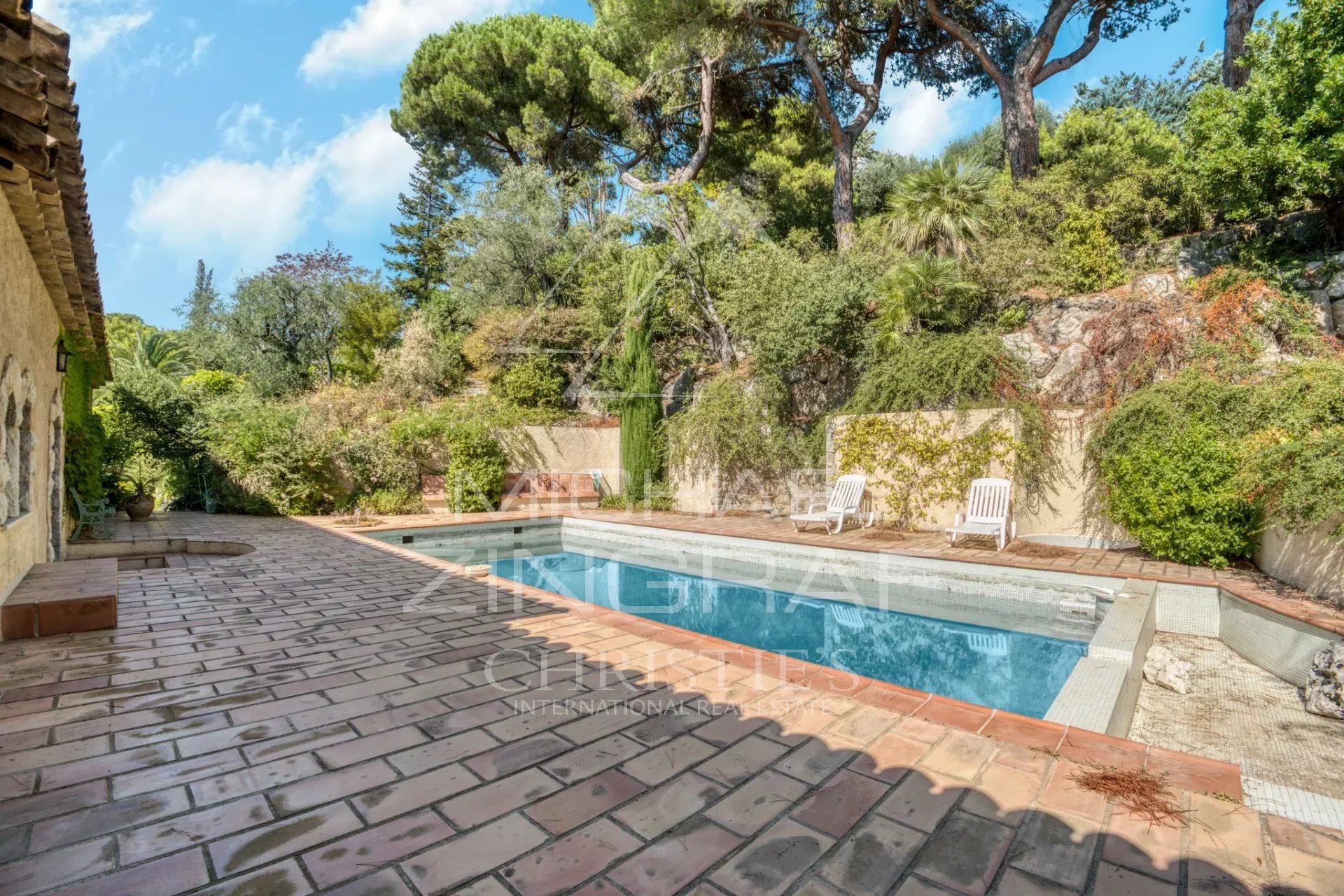 NICE RIMIEZ - PROVENCAL CHARACTER PROPERTY WITH POOL