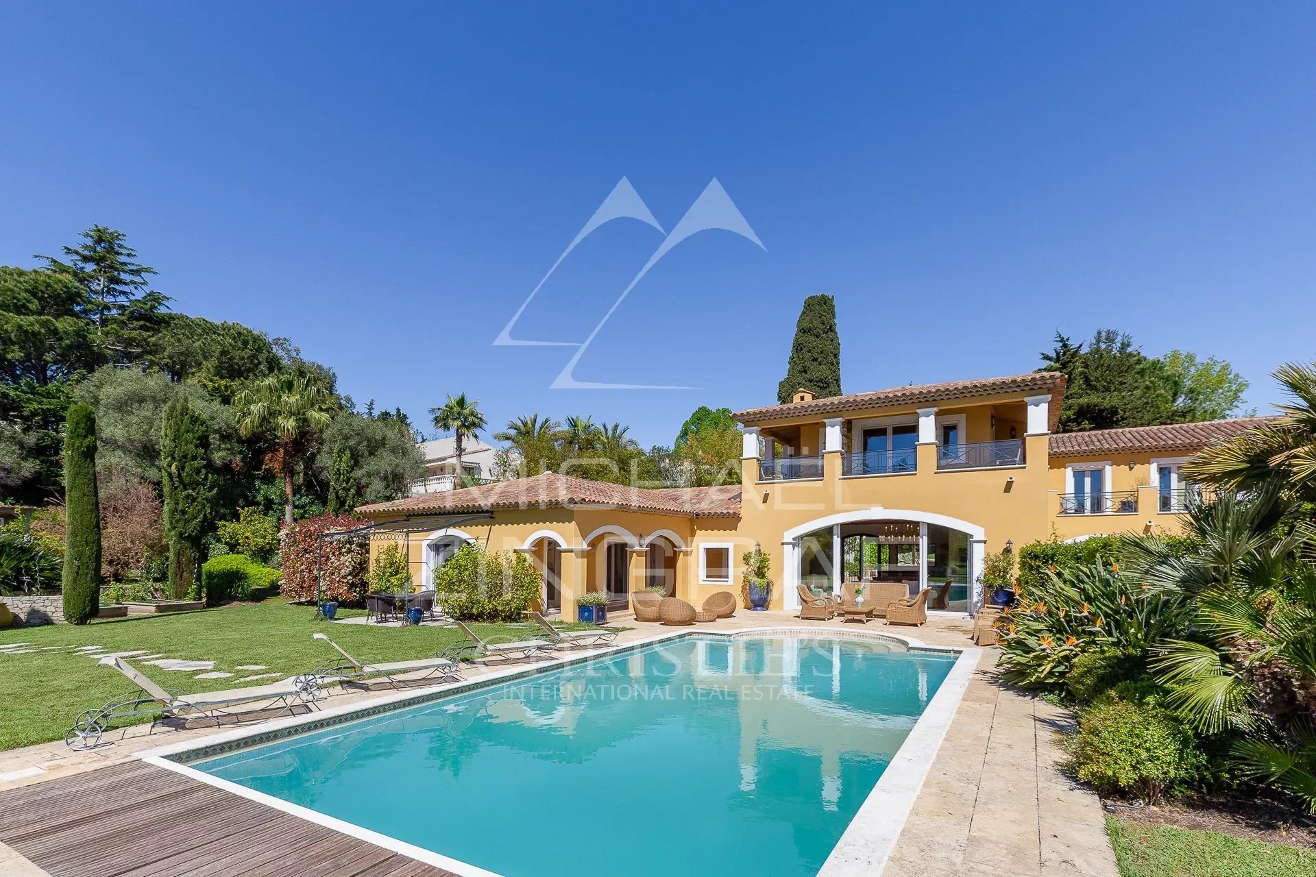 exceptional property in the heart of Cap d'Antibes - walking distance Keller beach