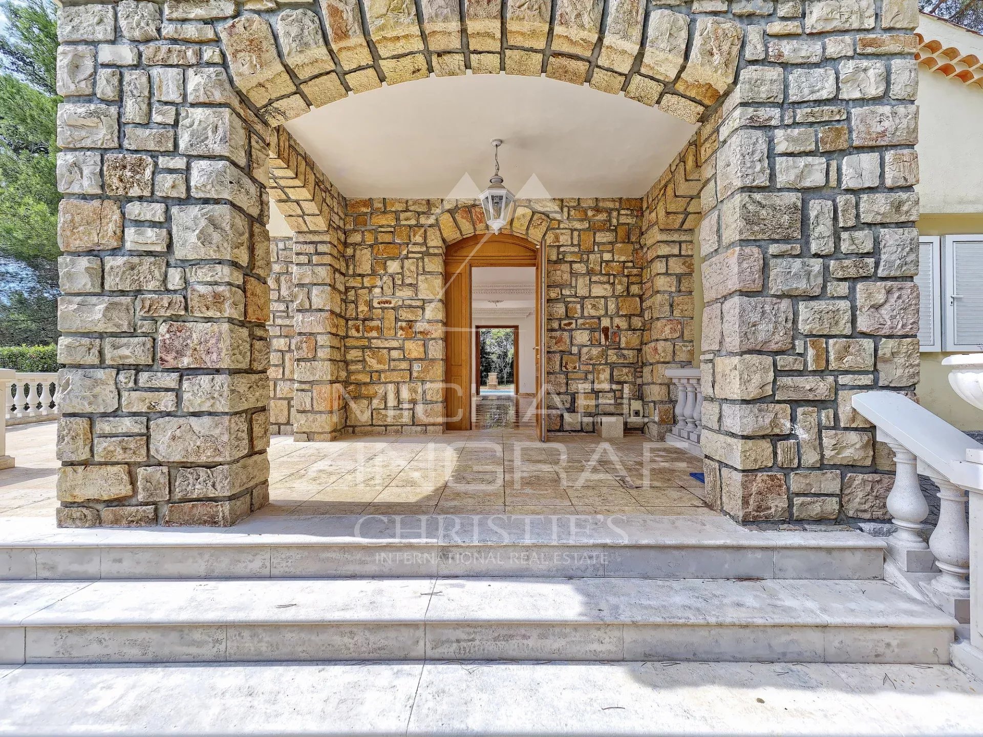 Cap d'Antibes - Villa mit Meerblick, zu Füßen von La Garoupe