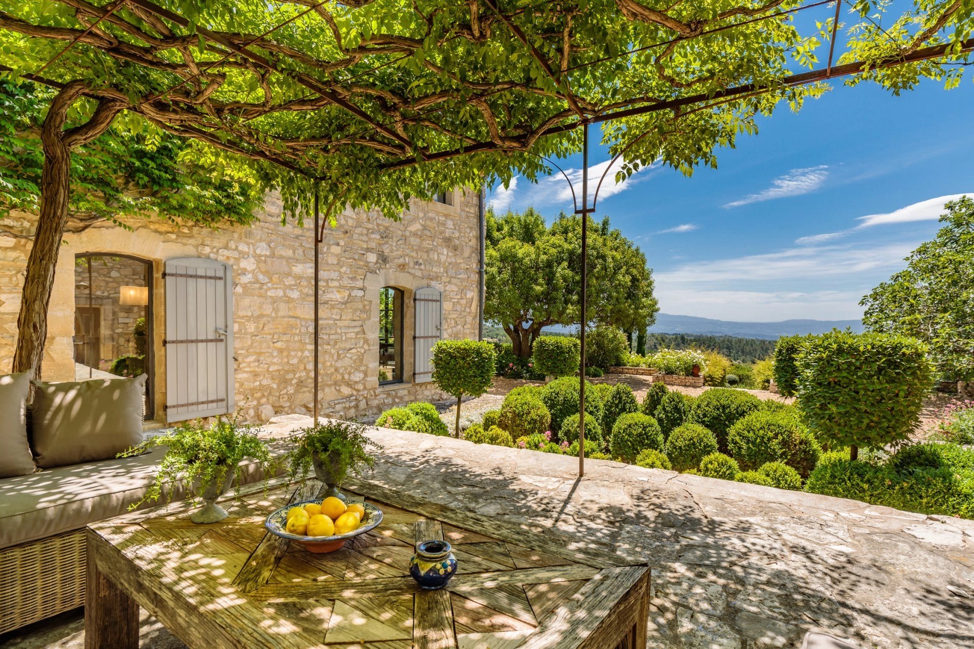 Proche Gordes - Propriété d'exception avec vue panoramique