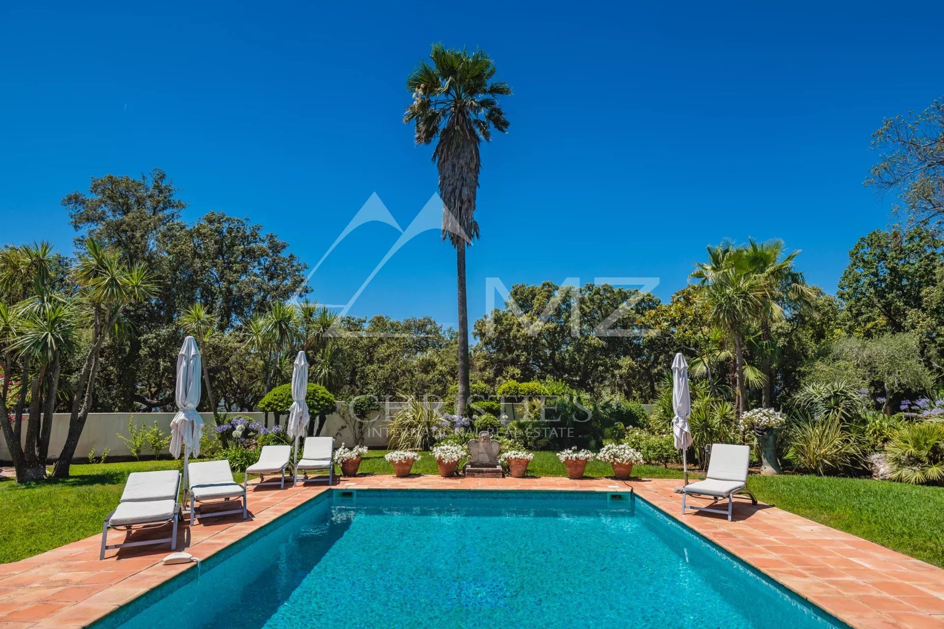 Close to Saint-Tropez - Charming villa with sea view