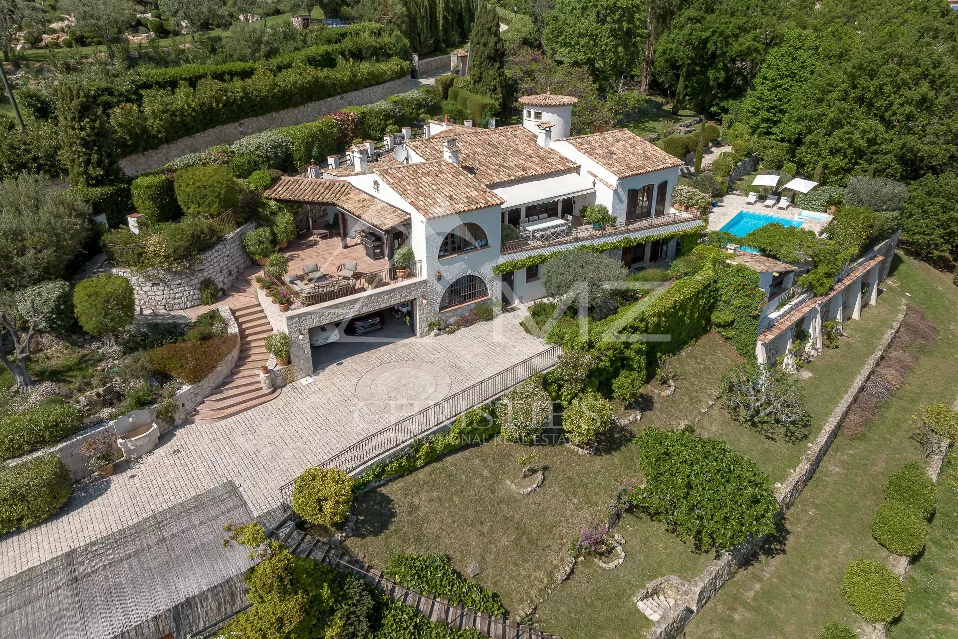 Proche Saint-Paul-de-Vence - Belle propriété provençale avec vue mer panoramique