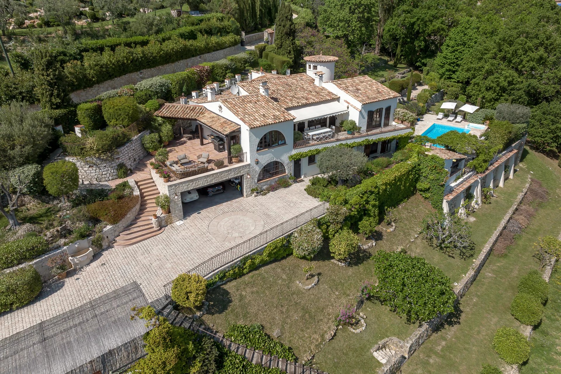 Proche Saint-Paul-de-Vence - Belle propriété provençale avec vue mer panoramique