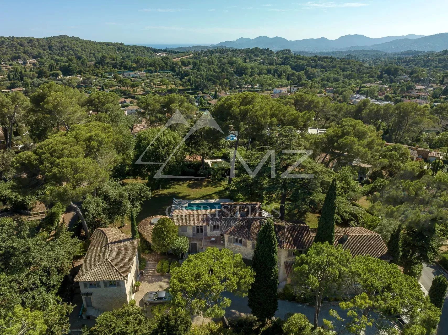 Mougins - Mas provençal en pierre