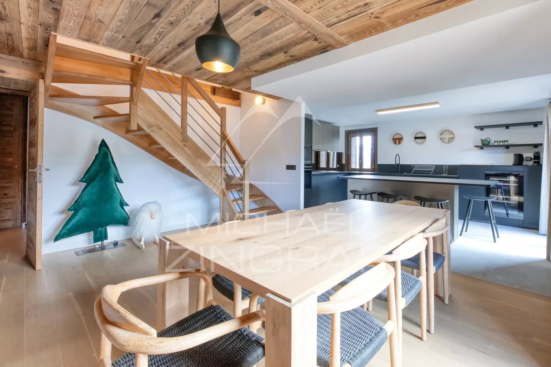 Beautiful Duplex with panoramic view - New residence & close to the centre of Megève