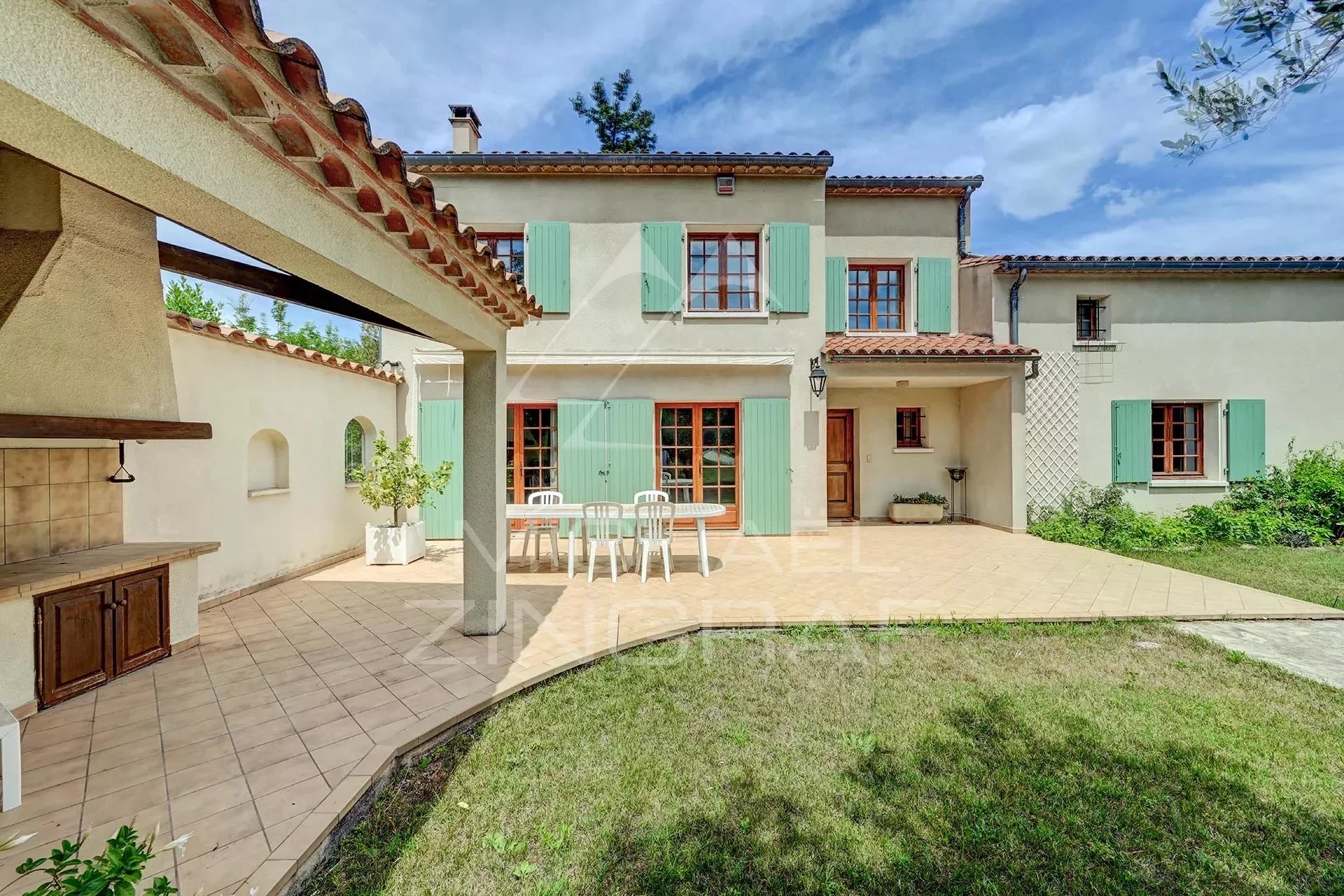 Nîmes : Belle maison familiale