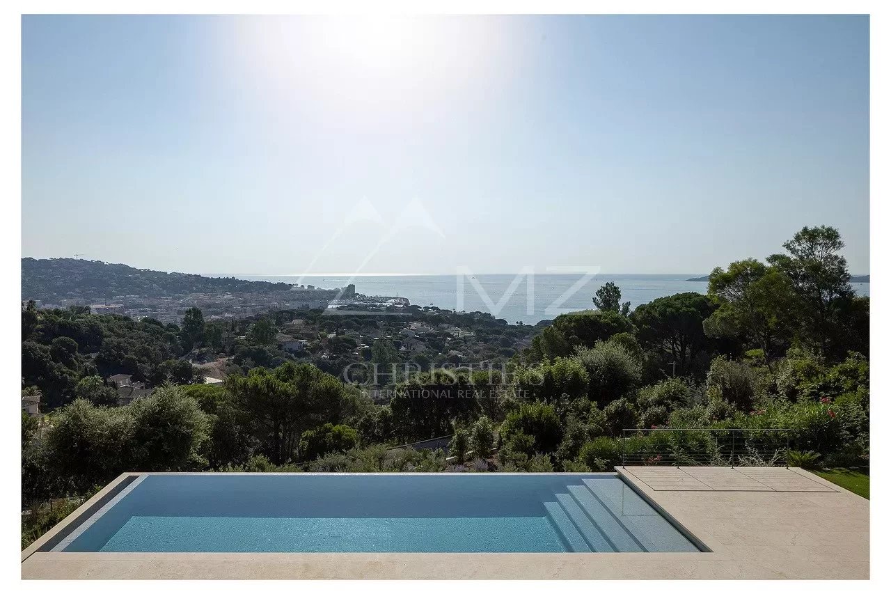 PRESTIGIOUS VILLA - PANORAMIC SEA VIEW