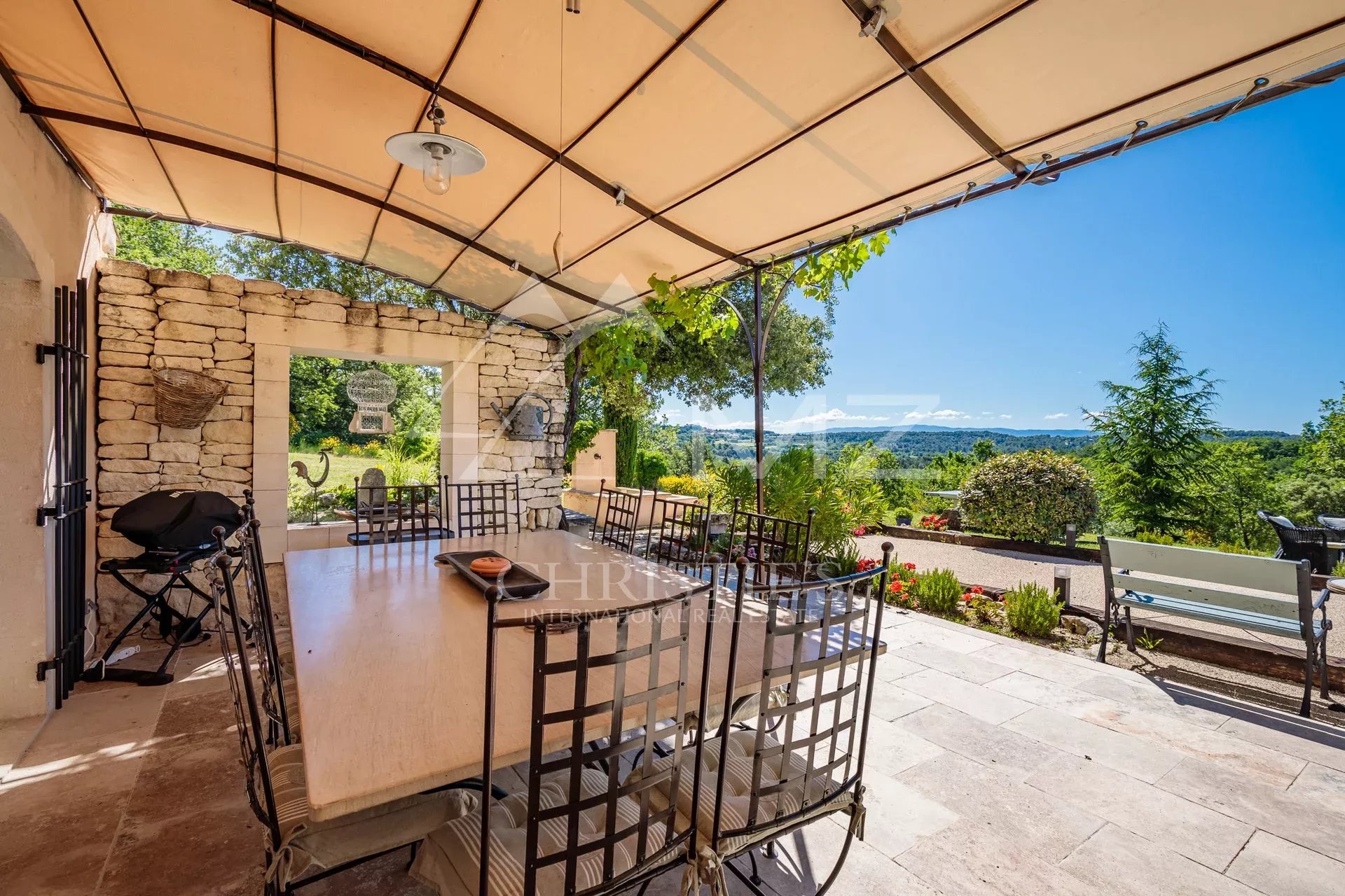 Close to Gordes - Beautiful Bastide with open view