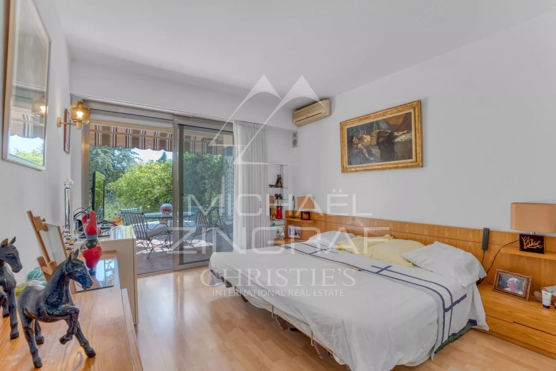 GAIRAUT - GARDEN-LEVEL-APARTMENT WITH SWIMMING POOL AND TENNIS COURT