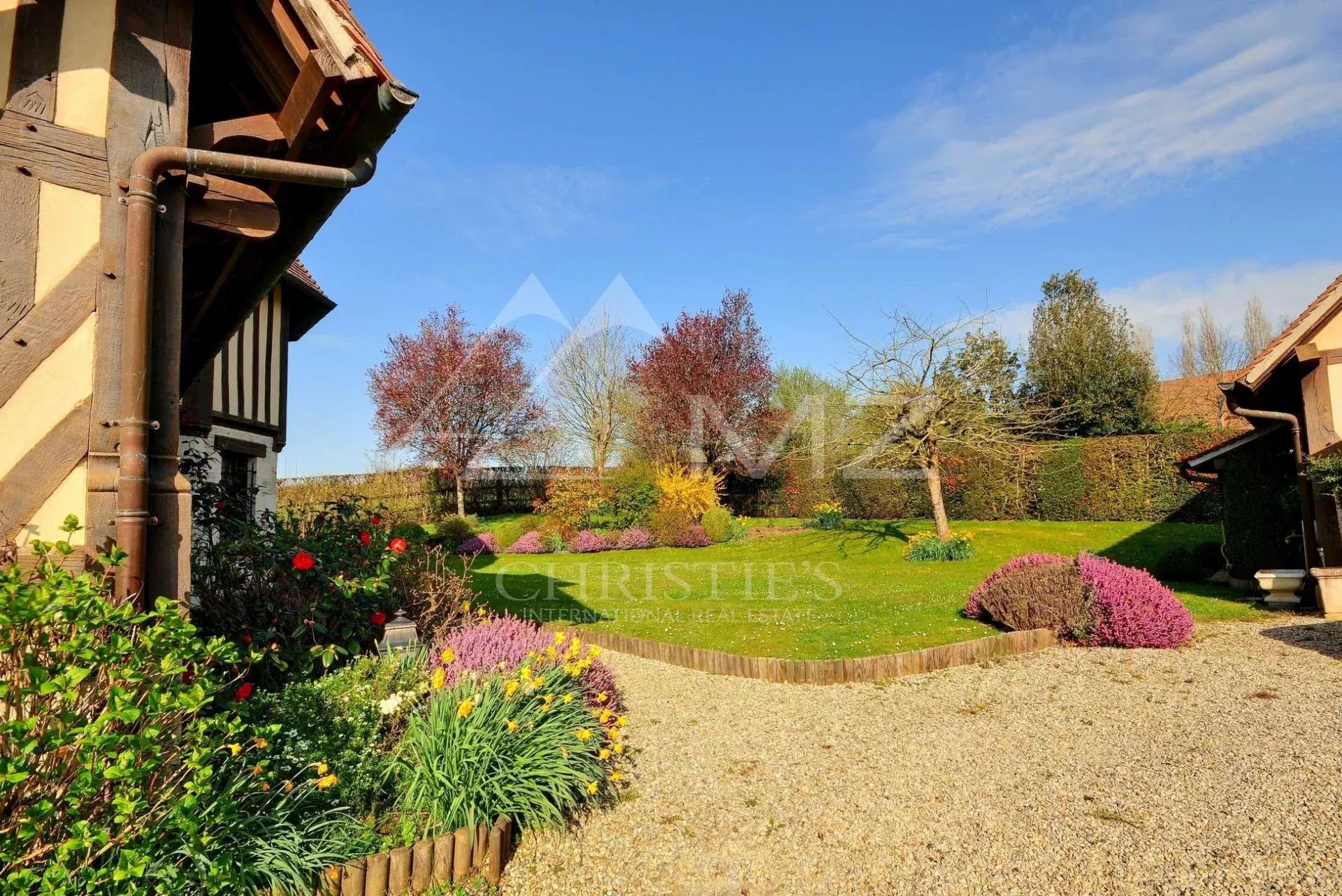 LEBAS HOUSE WITH SWIMMING POOL IN THE HEART OF A VILLAGE