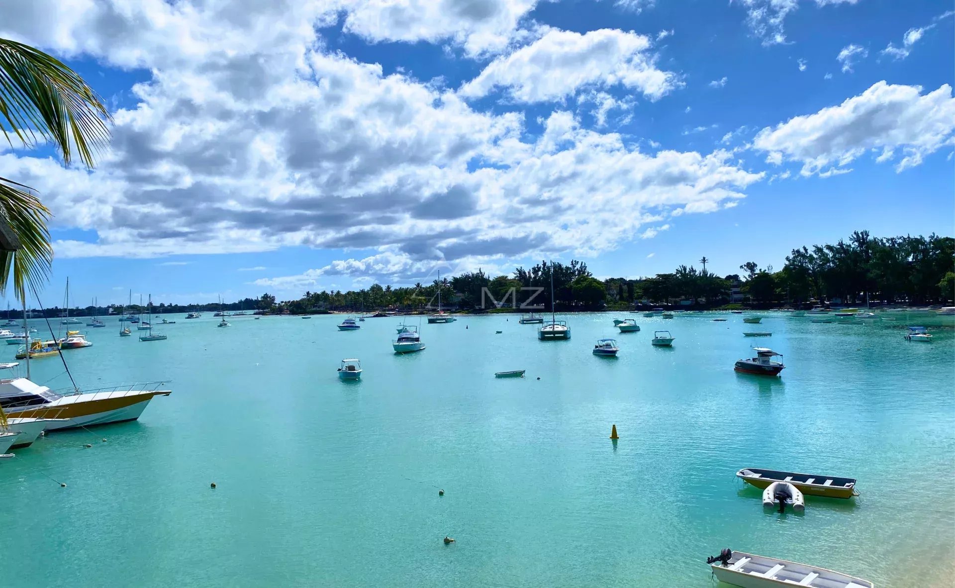 Penthouse with panoramic views in the center of Grand Bay