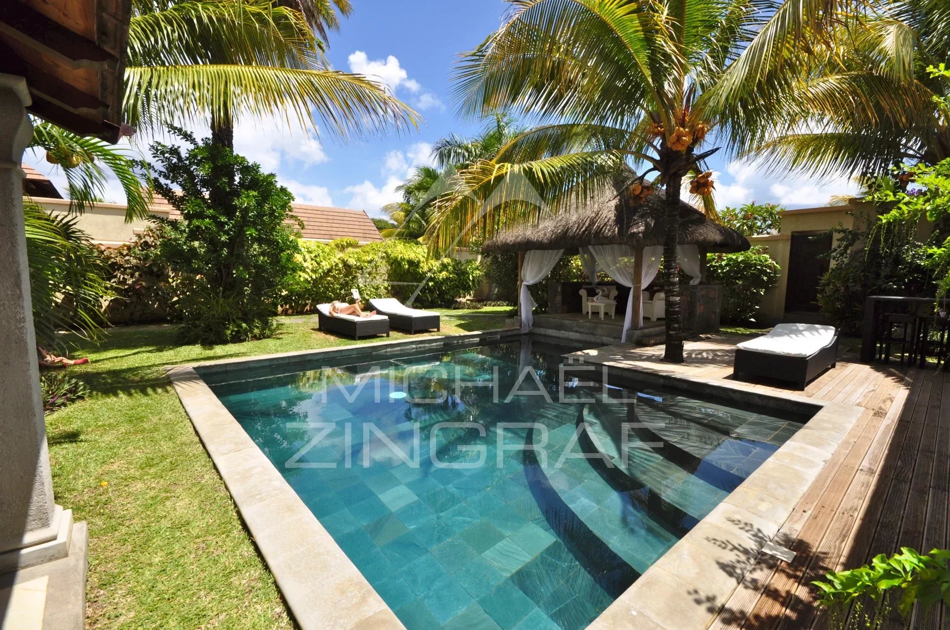 Balinese 4 -bedroom villa in Pereybere