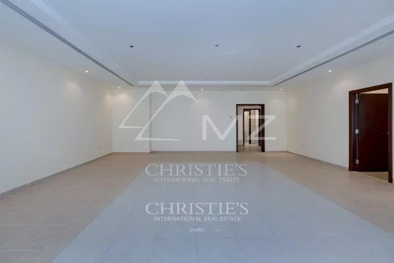 High-Floor|Partial Sea Views|Great Layout | Vacant