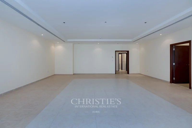 High-Floor|Partial Sea Views|Great Layout | Vacant