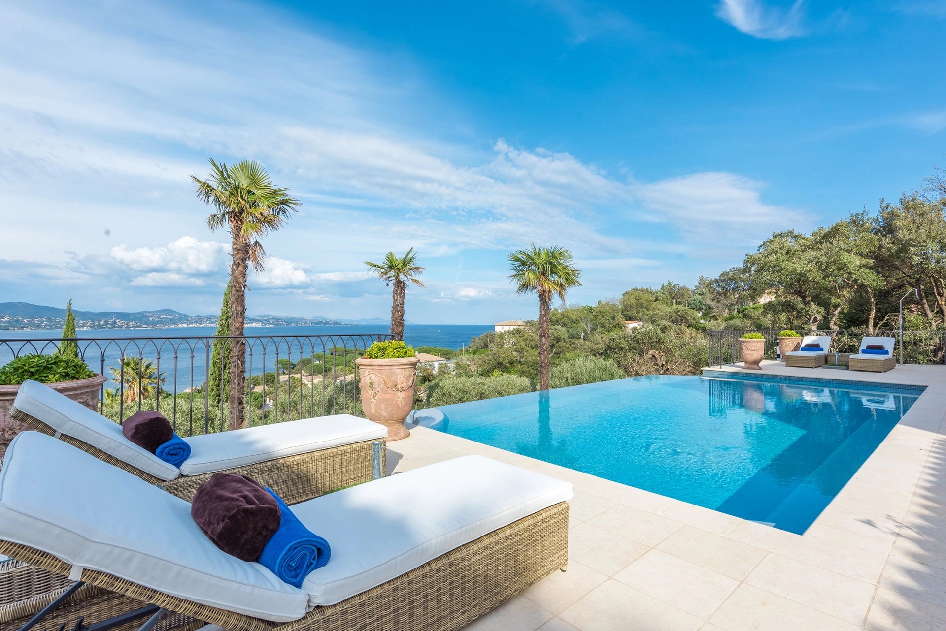 Proche Saint-Tropez - Splendide villa avec vue mer panoramique