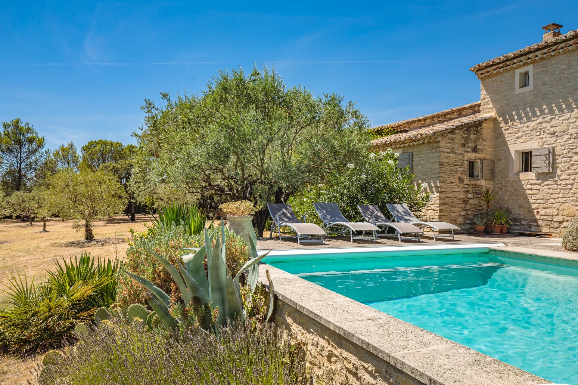 Close to Gordes - Lovely stone built holiday house