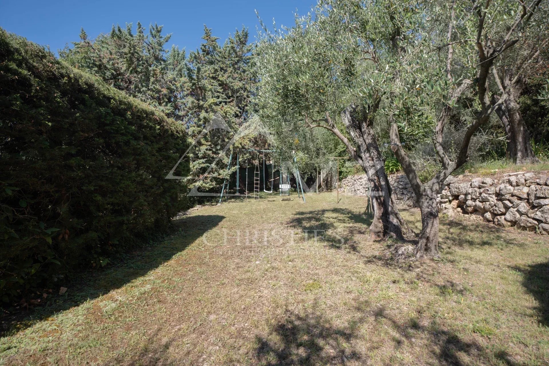 7/8p villa in a quiet area with sea and olive grove view