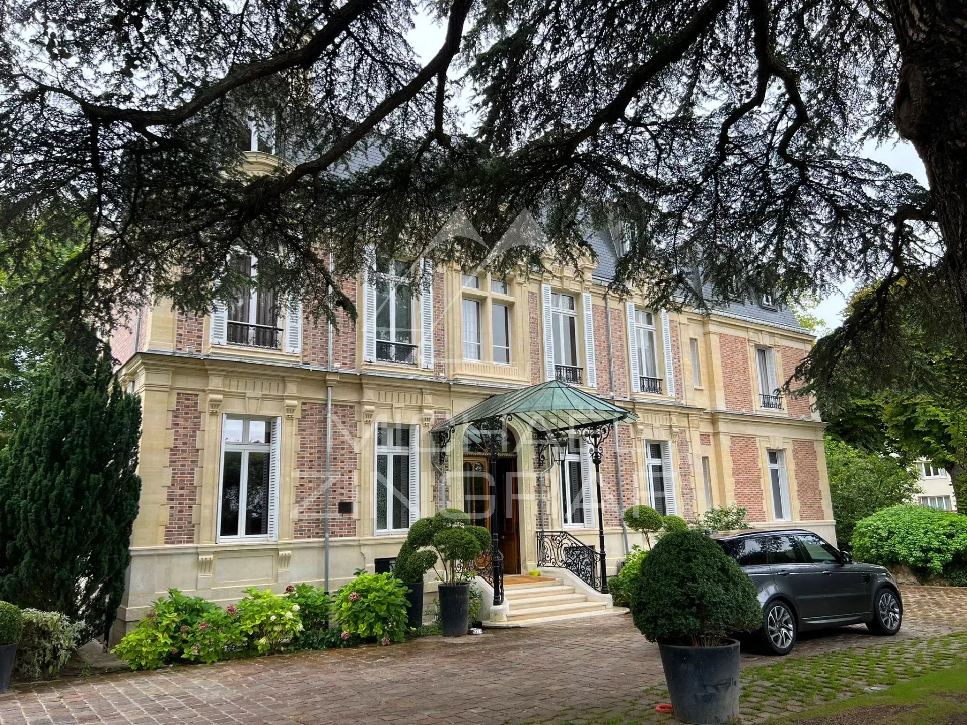 Magnifique Hotel Particulier style Napoléon III
