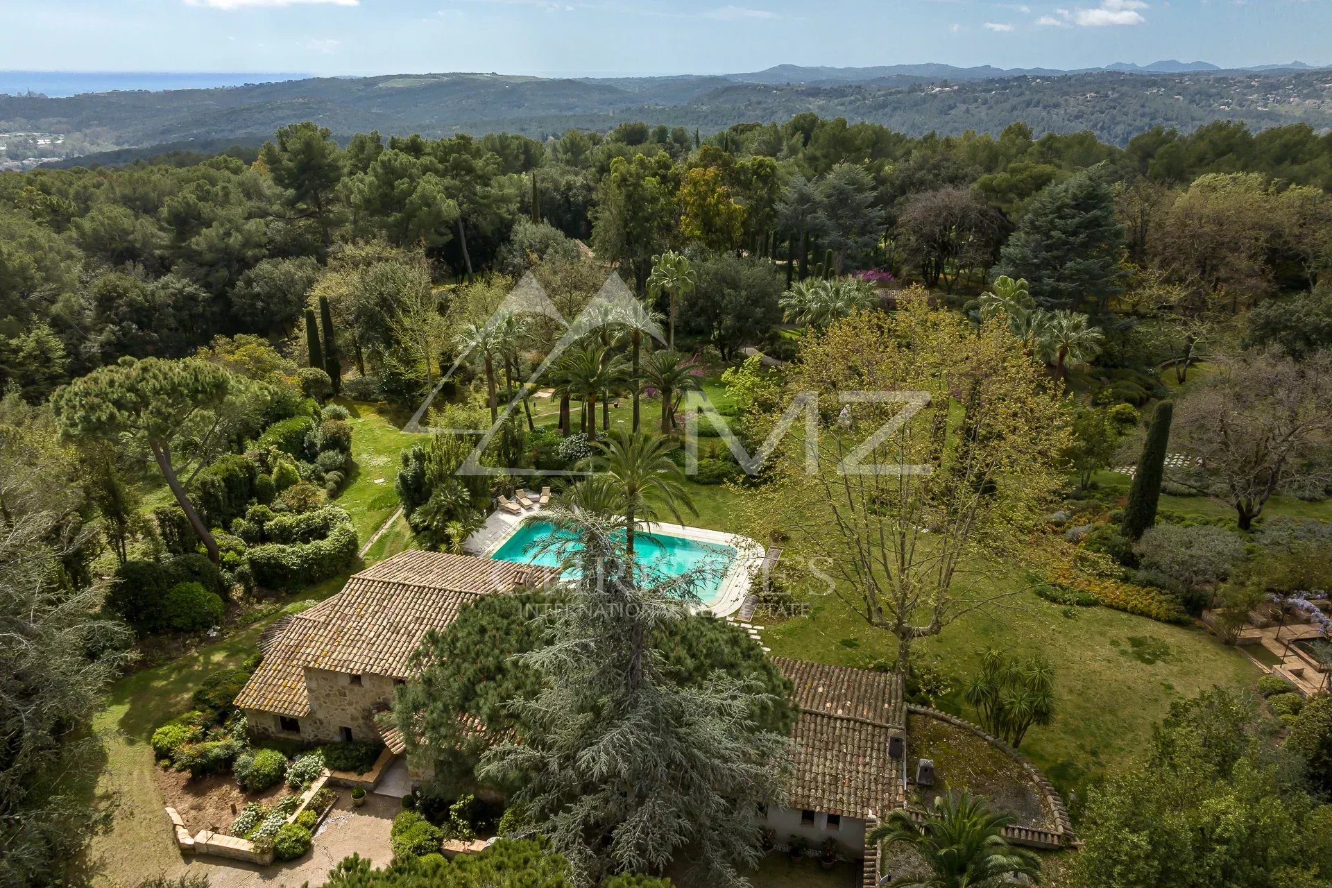 Nahe Saint-Paul-de-Vence - Außergewöhnliches Haus