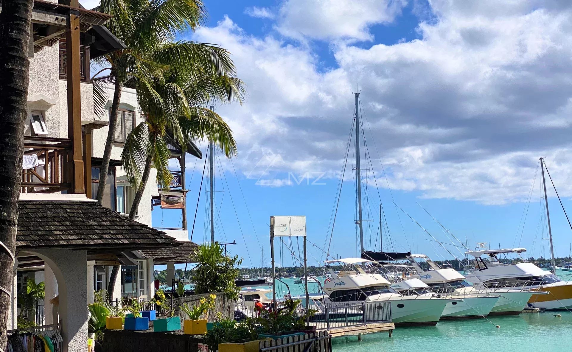 Penthouse with panoramic views in the center of Grand Bay