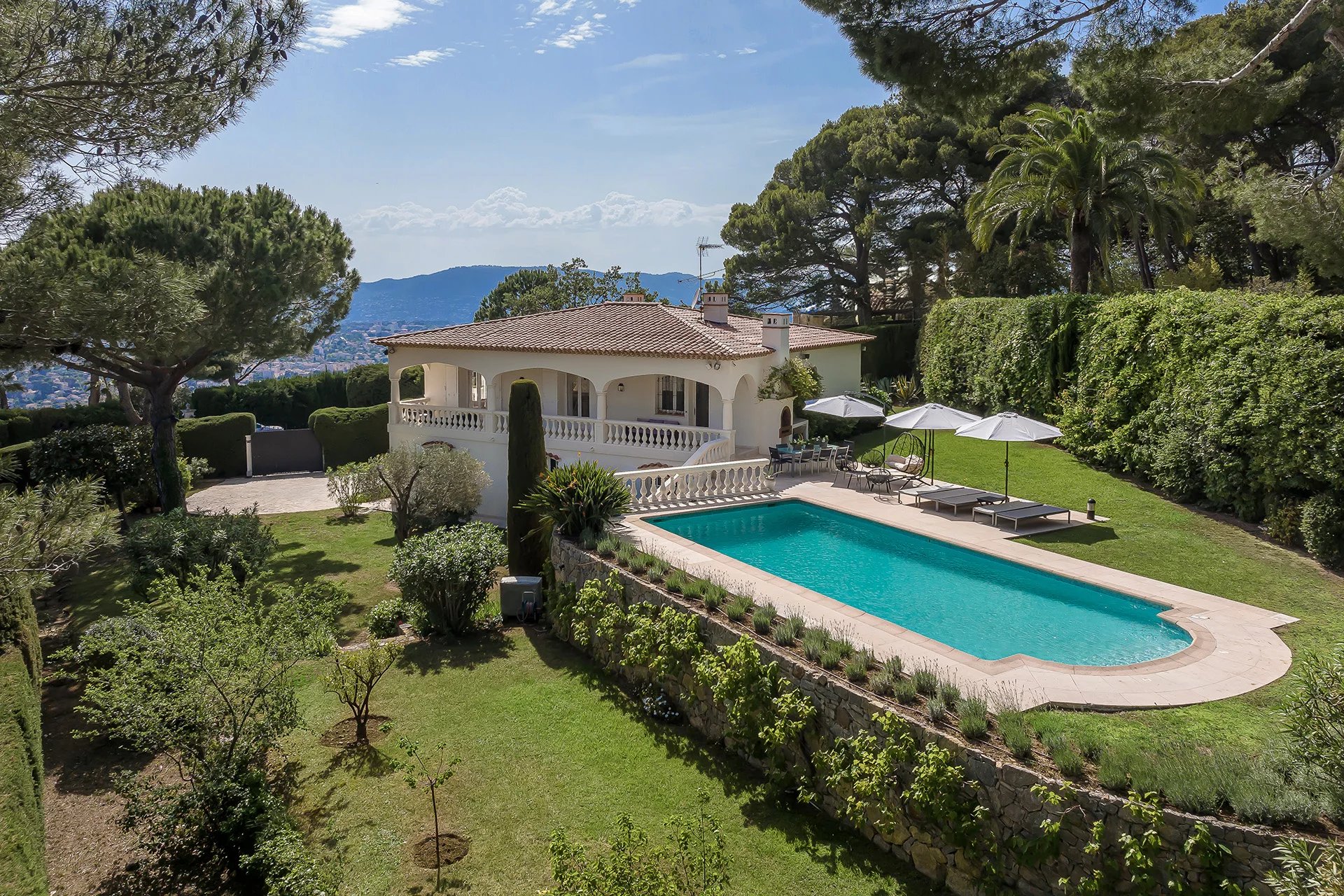 Hauteurs de Cannes - Villa de charme - Vue Mer Panoramique