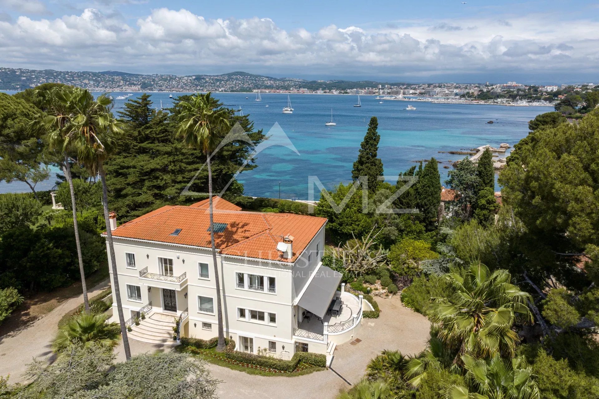 Propriété de prestige située sur le versant ouest du Cap d'Antibes