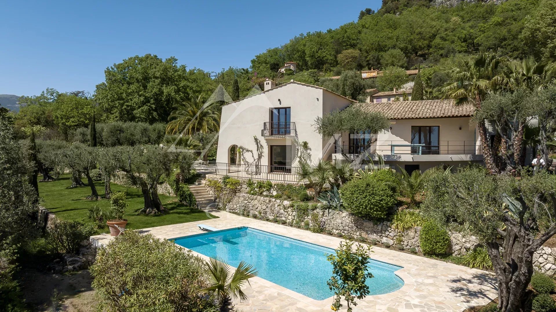 Proche Saint Paul de Vence - Propriété rénovée vue mer