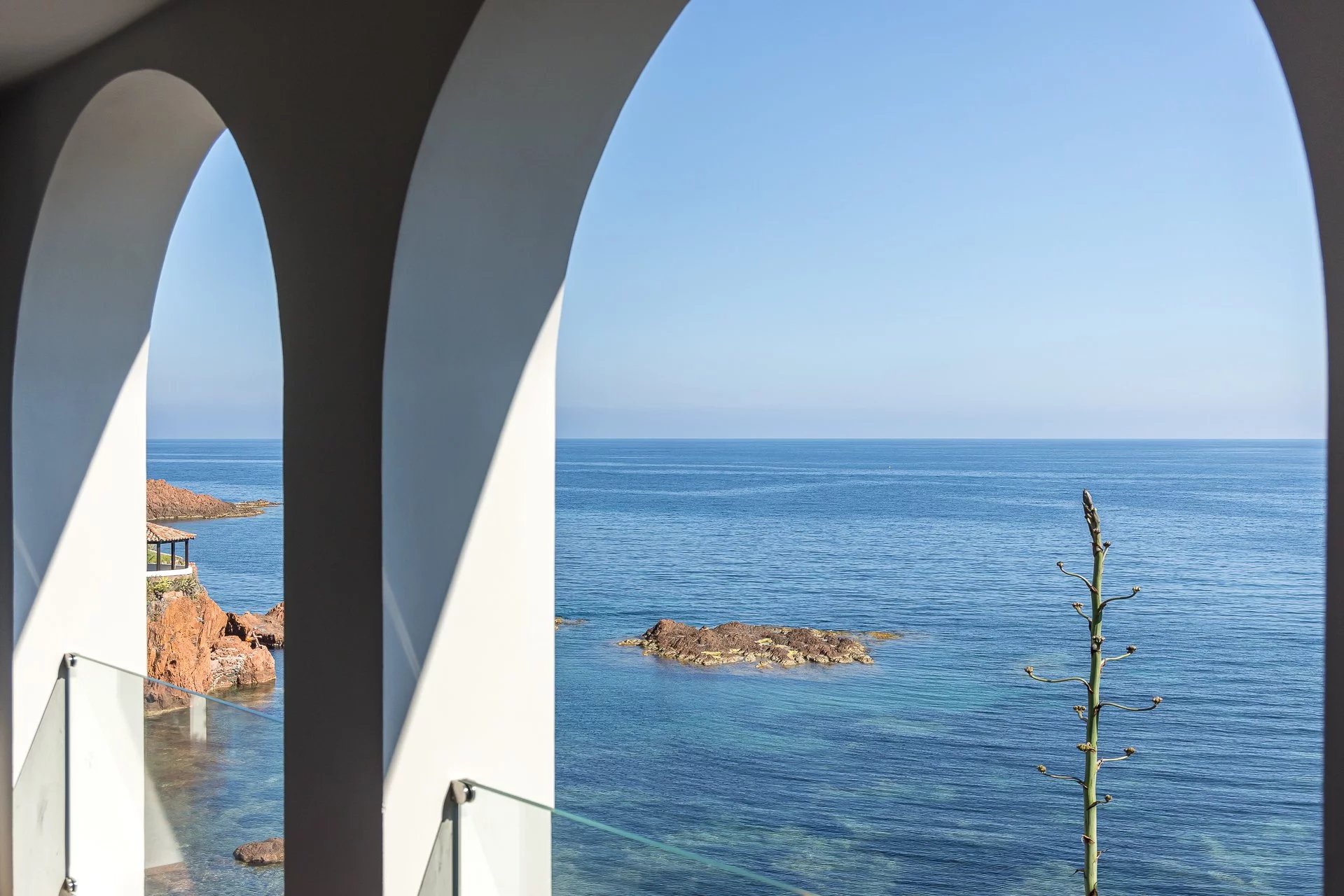 Proche Cannes - Villa pieds dans l'eau