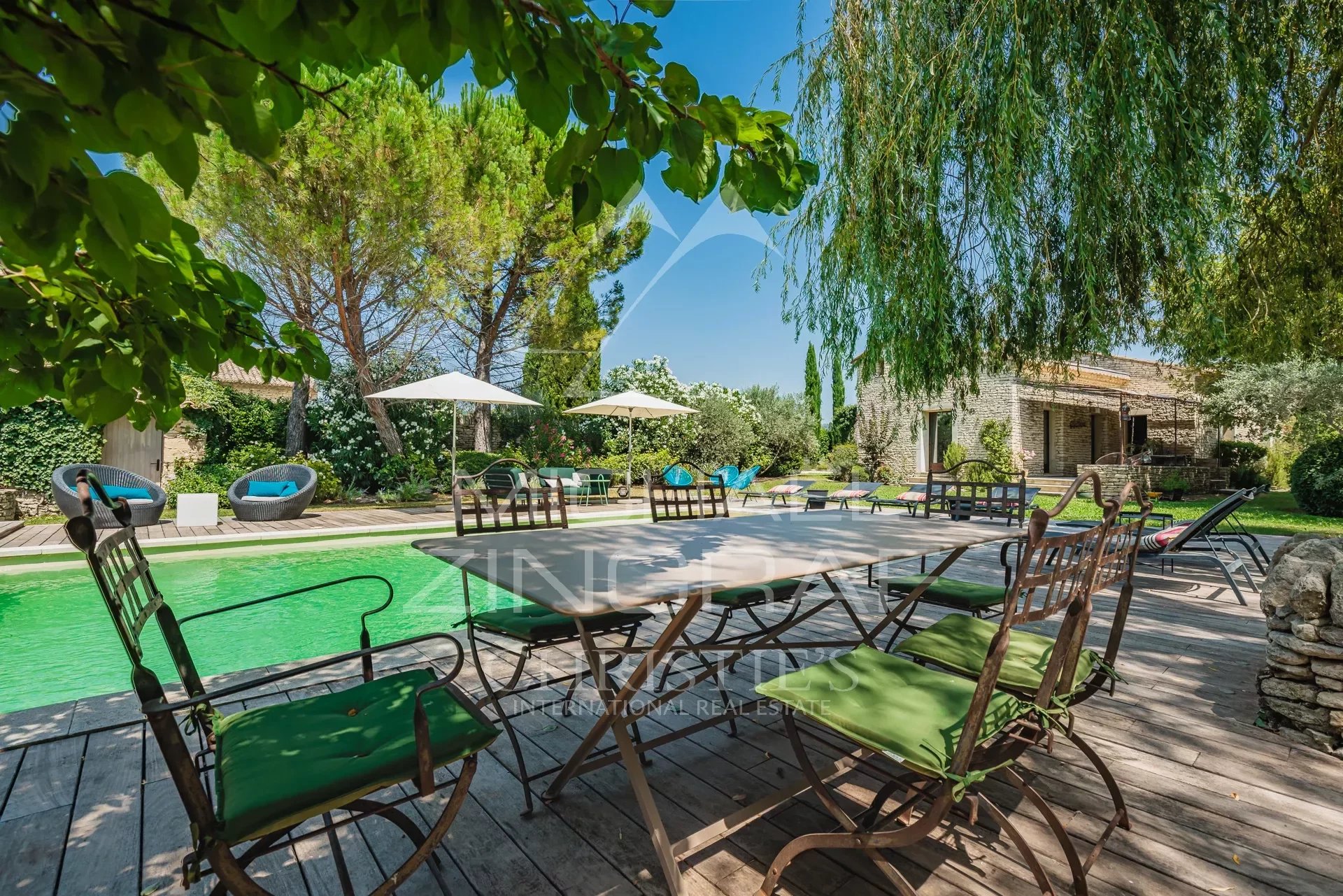 Gordes: Wunderschöne Villa aus Stein