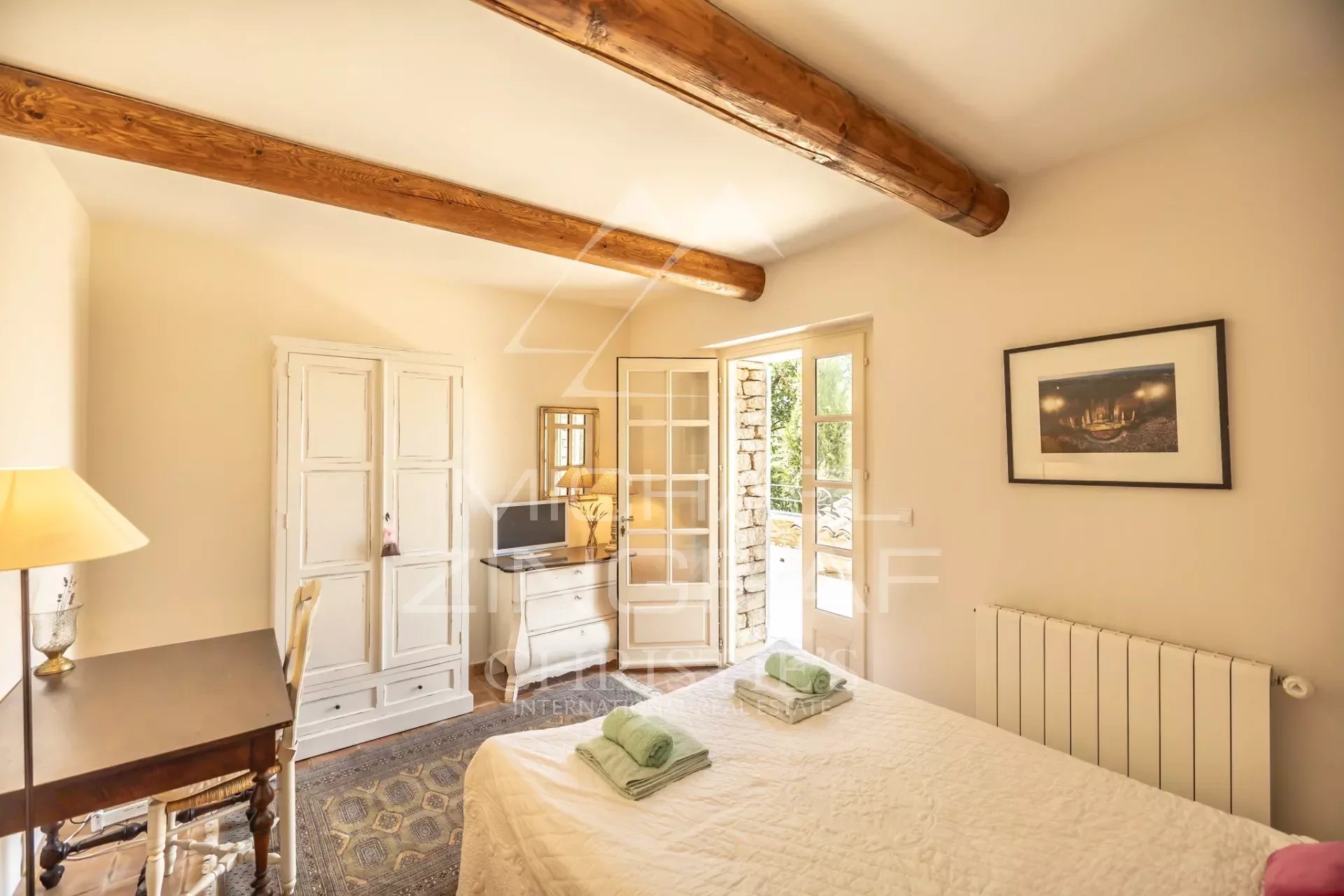 Charming stone farmhouse near Bonnieux village center