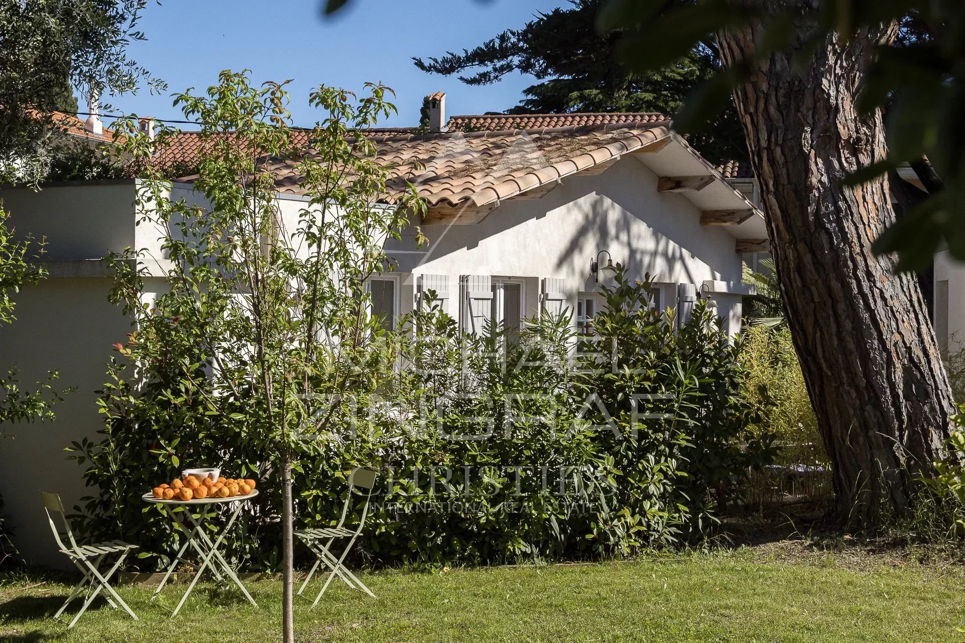 Cannes - Close to the city centre - two villas