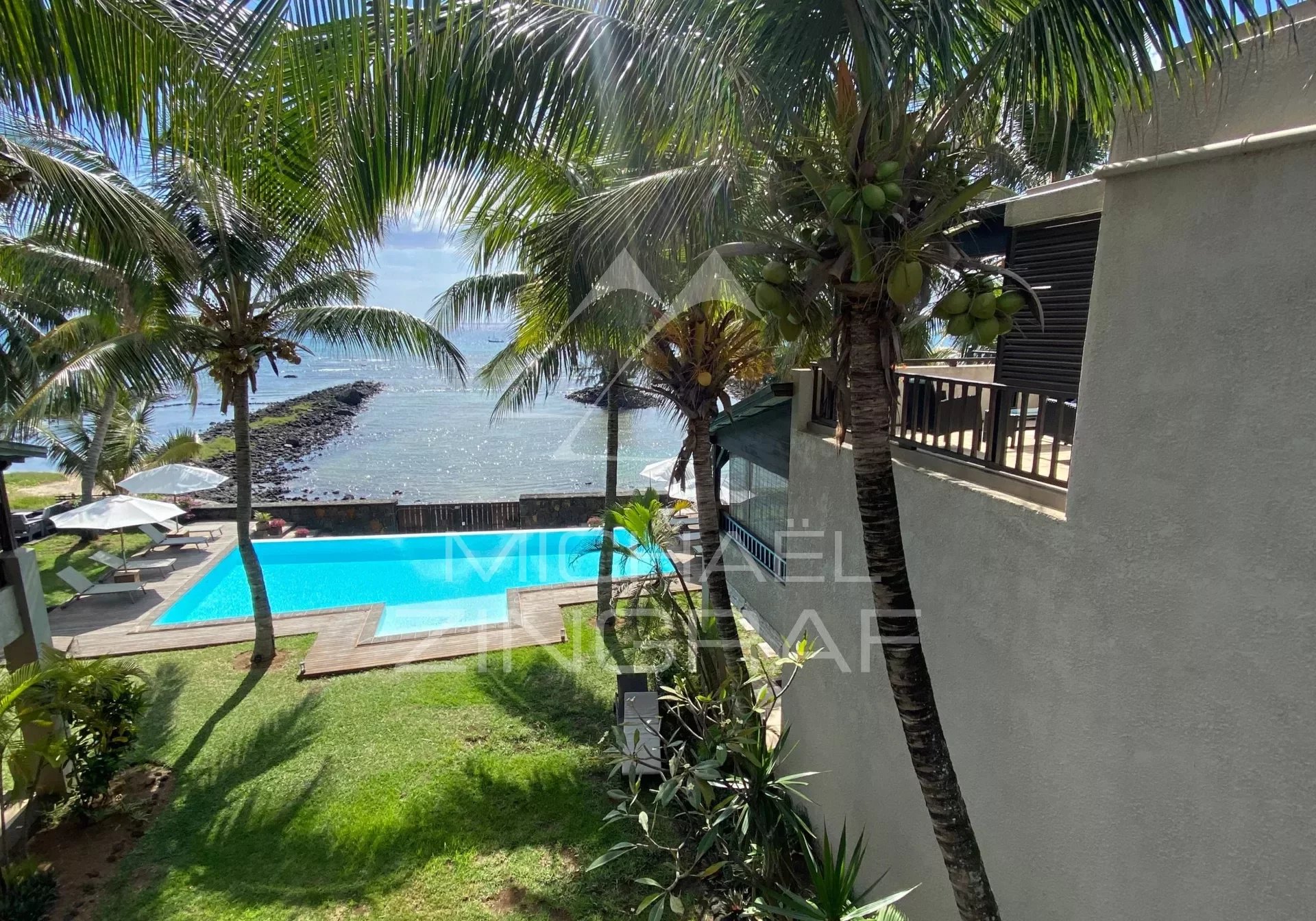 Seafront 3 bedrooms Penthouse - Pointe aux Biches