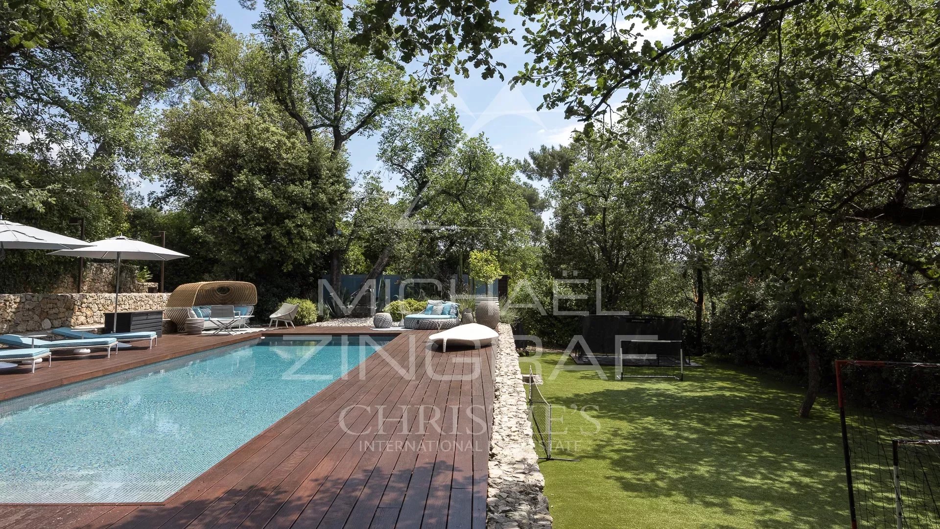 Saint-Paul-de-Vence - Contemporary architect-designed villa - 5 bedrooms