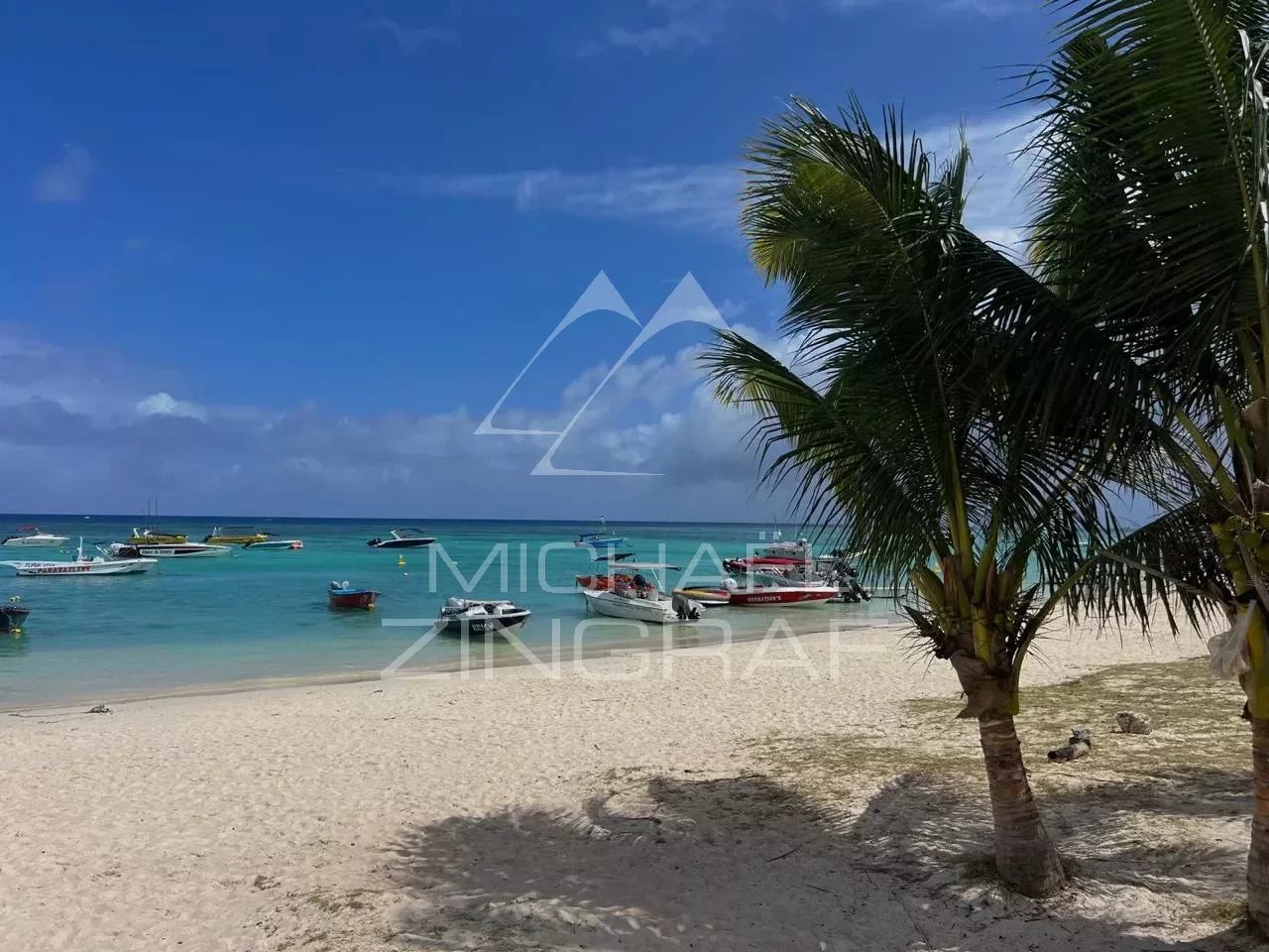 Sea front 2-bedroom apartment