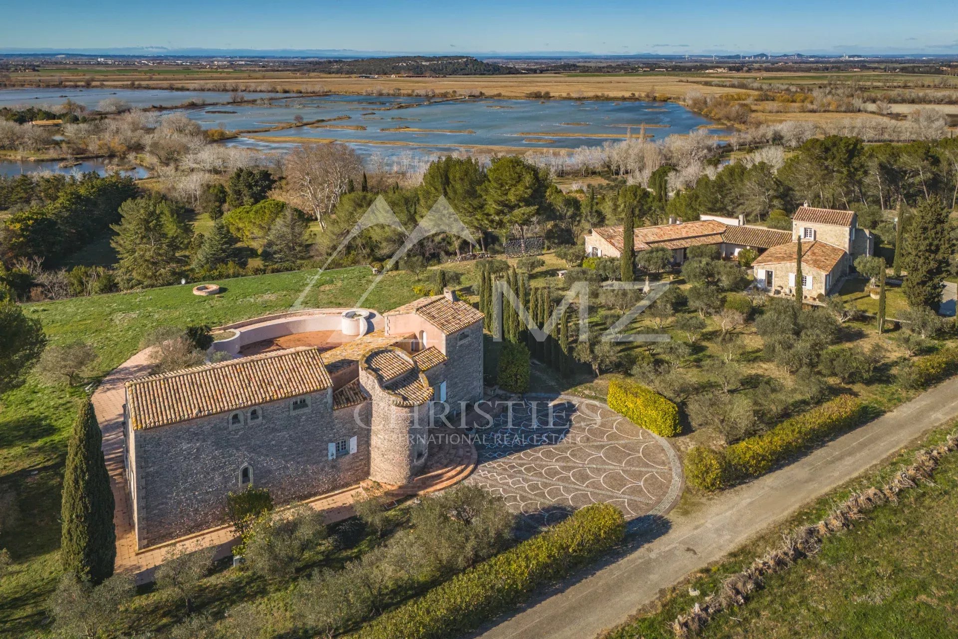 Maisons en pierre avec vue panoramique proche de Fontvieille