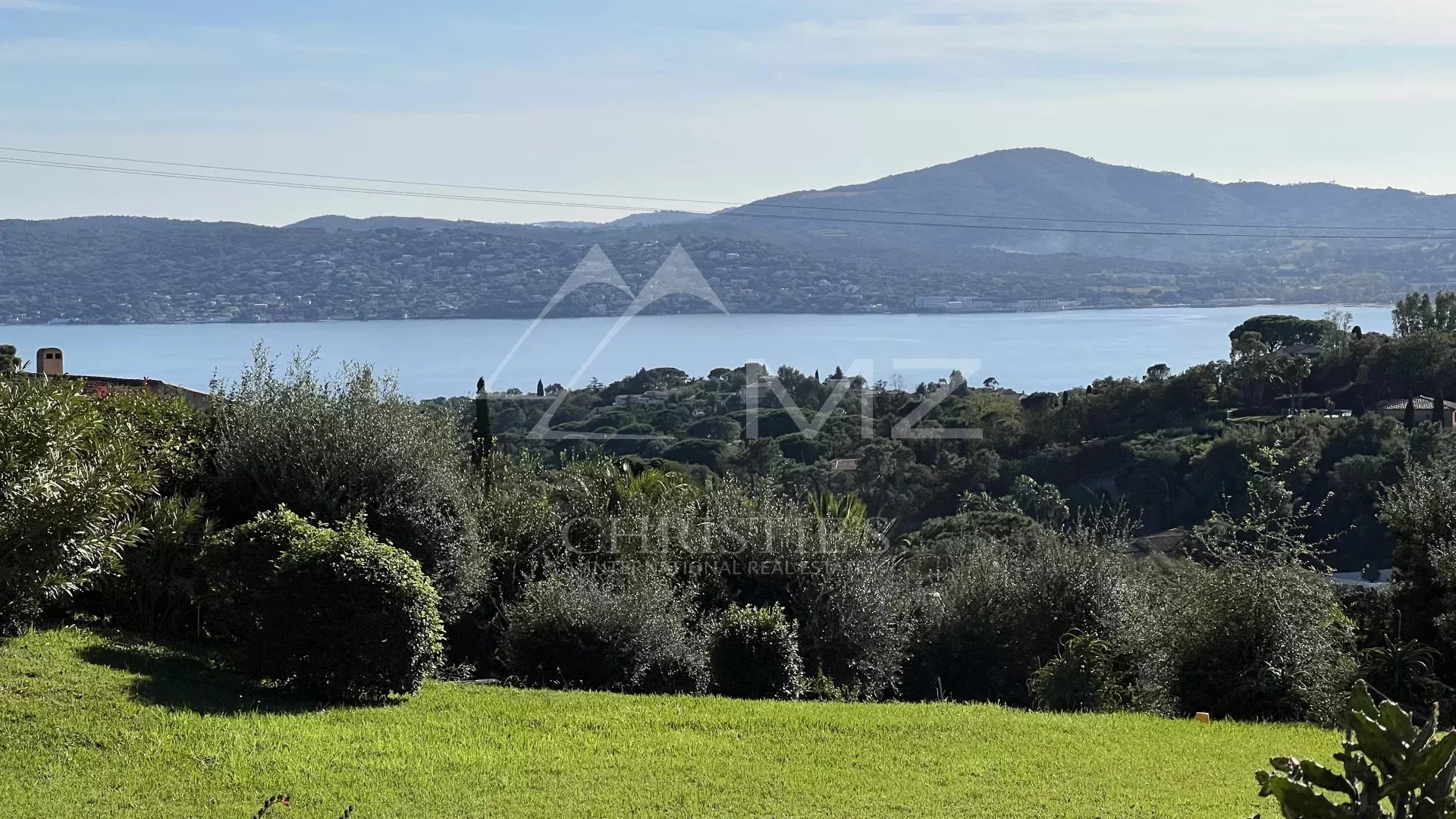 VILLA PROVENCALE AVEC VUE MER PANORAMIQUE - EXCLUSIVITE