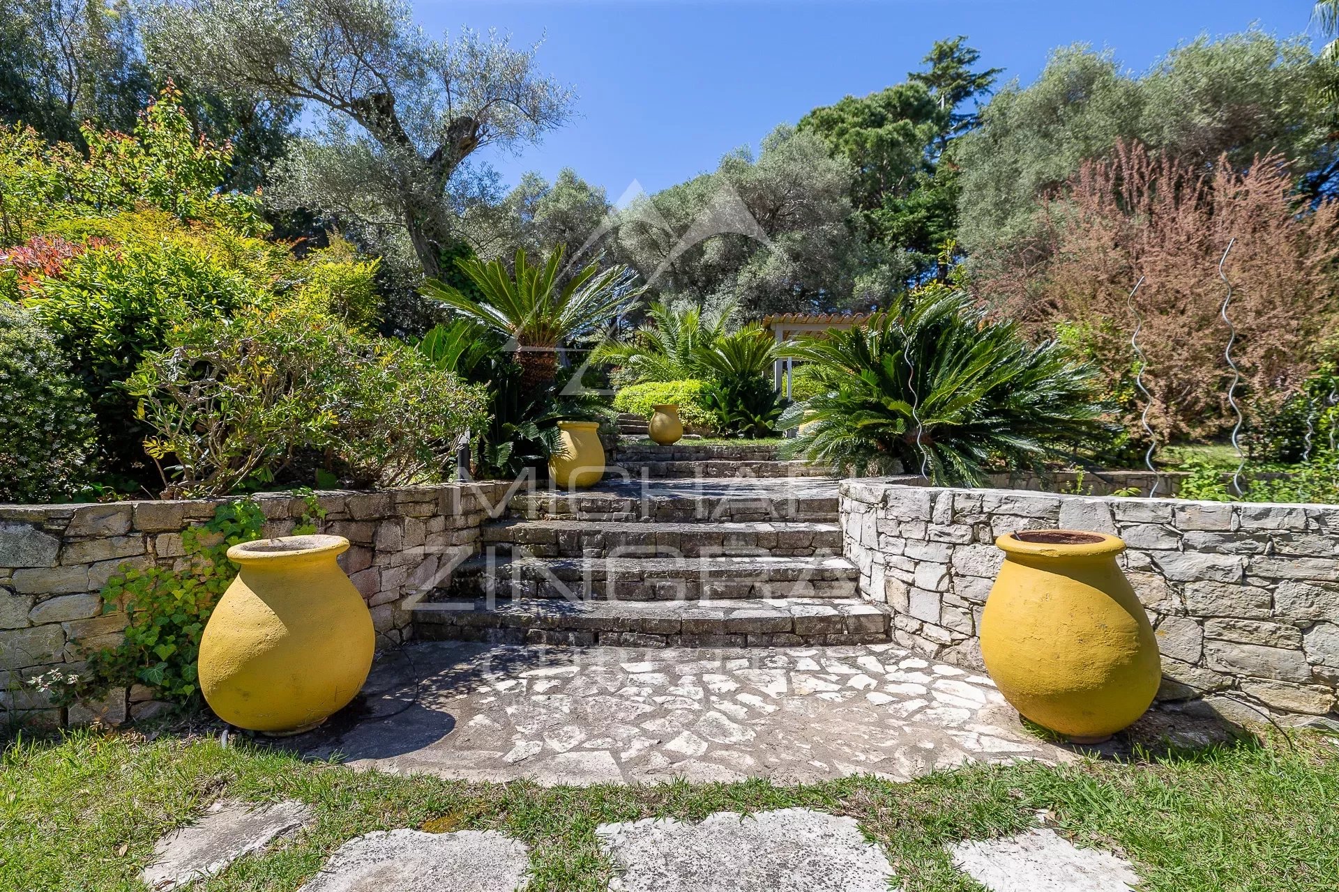 exceptional property in the heart of Cap d'Antibes - walking distance Keller beach