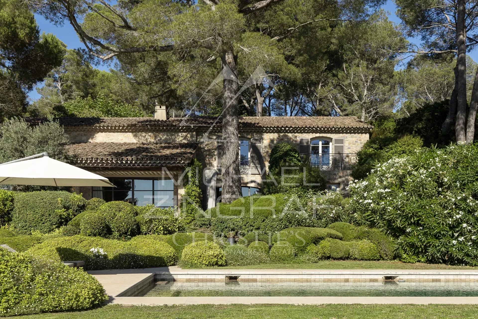 Mougins - Superb stone farmhouse