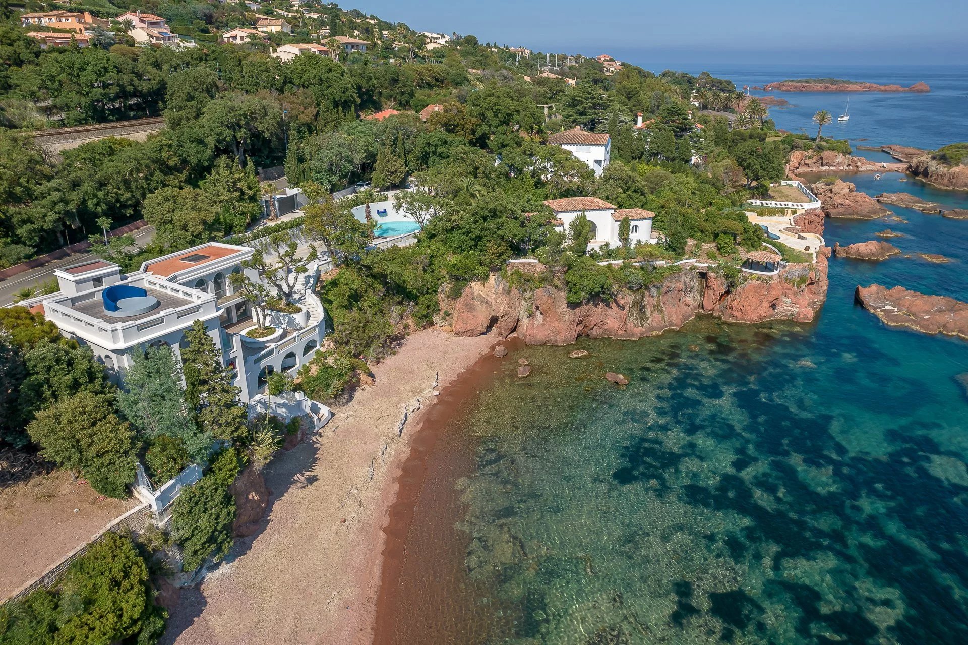 Proche Cannes - Villa pieds dans l'eau