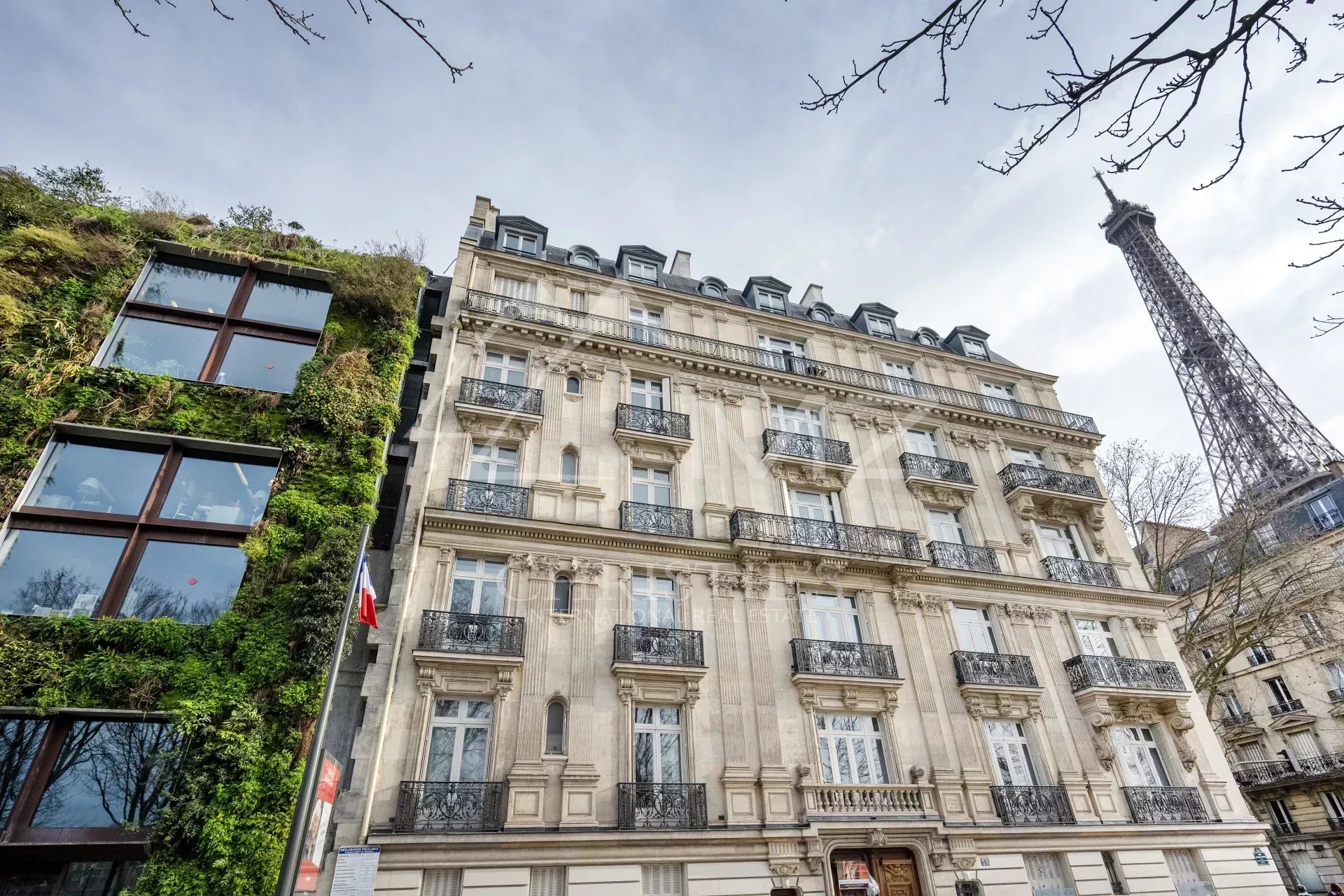 À vendre - Appartement 3 suites - Dernier étage - Vue Tour Eiffel