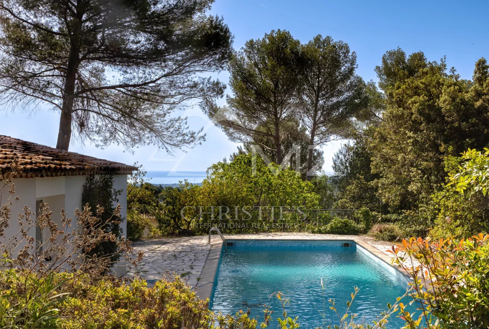 Nahe Cannes - Wunderschönes ebenerdiges Anwesen mit Meerblick