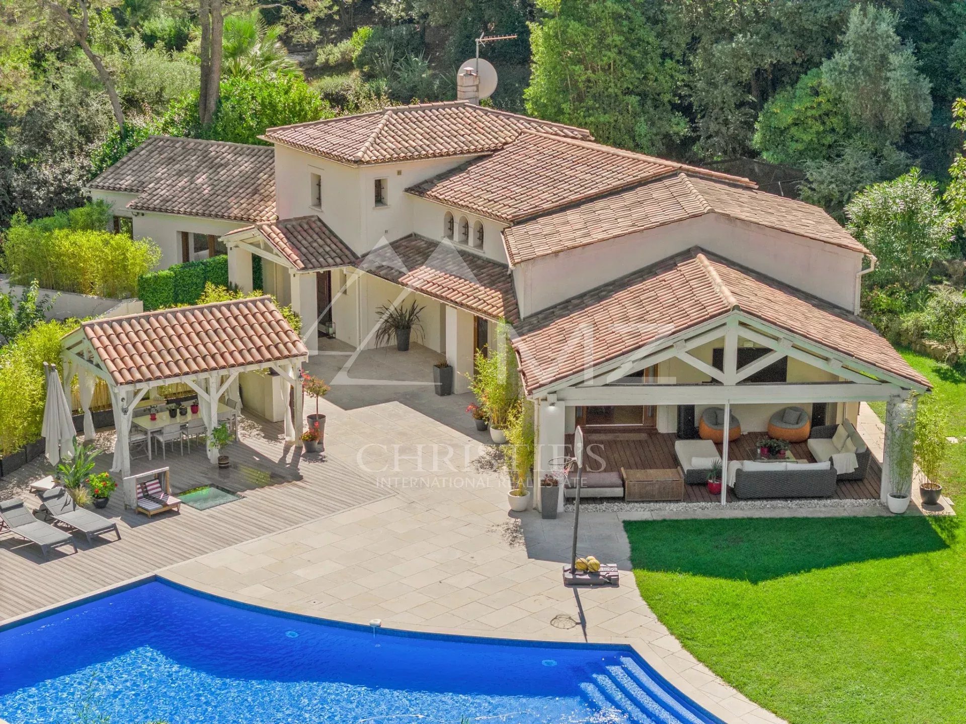 Mougins - Belle villa familiale dans un domaine fermé et sécurisé