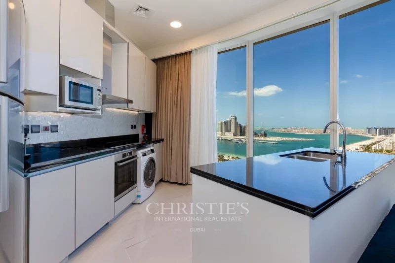 Stunning Views| Fully Furnished | Vacant | Call now