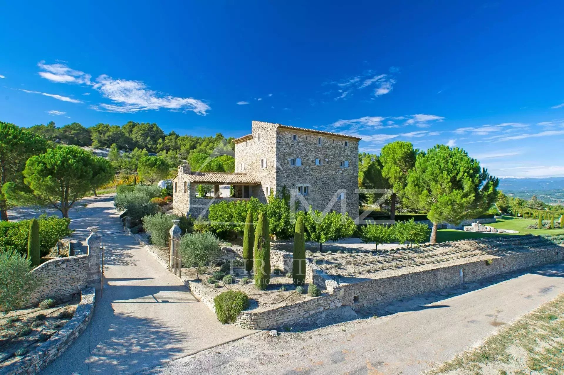 Bonnieux - Superbe mas avec tennis et prestations quasi hôtelières