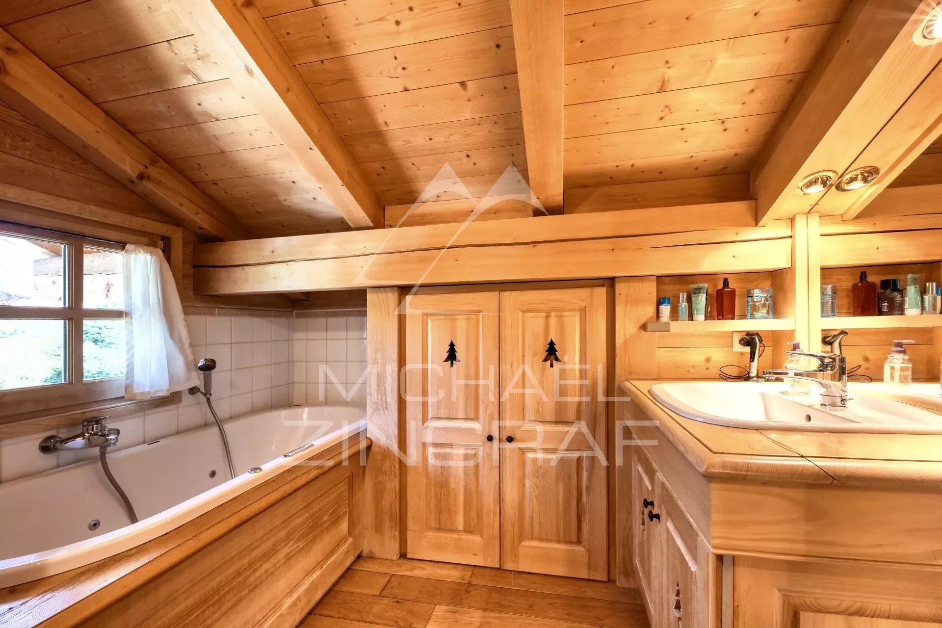 Demi-Quartier - Traditional "coup de coeur" chalet with panoramic Mont Blanc views