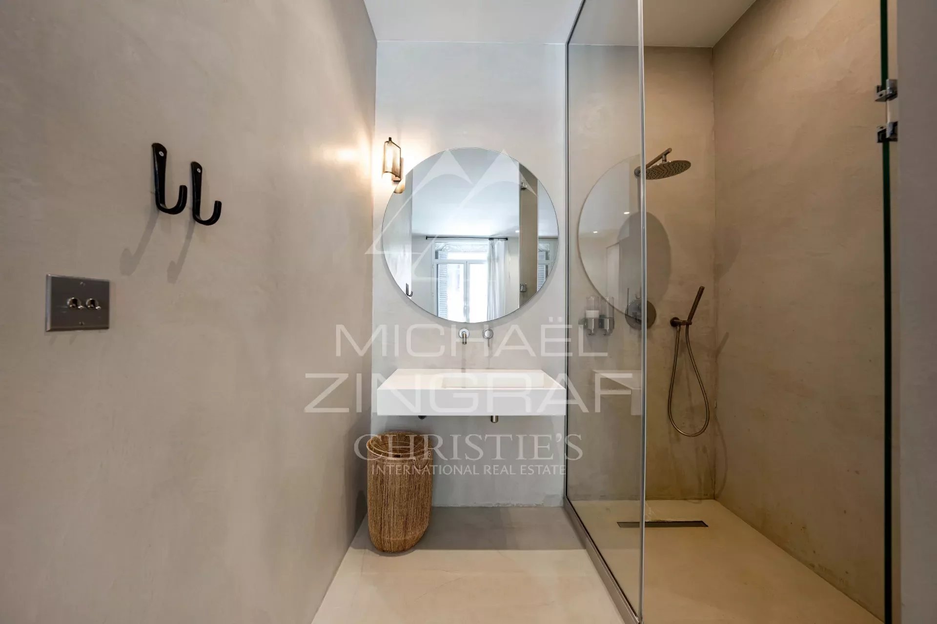 Exclusive in Marseille 8th Delibes architect-designed duplex apartment with terraces