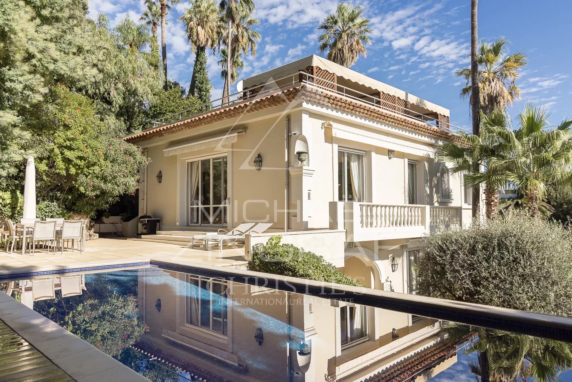 Proche Cannes - Golfe Juan - Propriété Belle Epoque avec vue mer