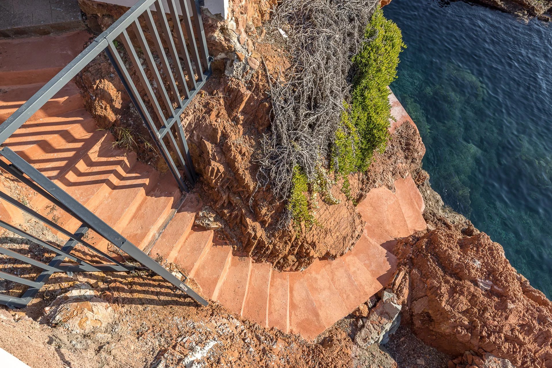 Proche Cannes - Villa pieds dans l'eau