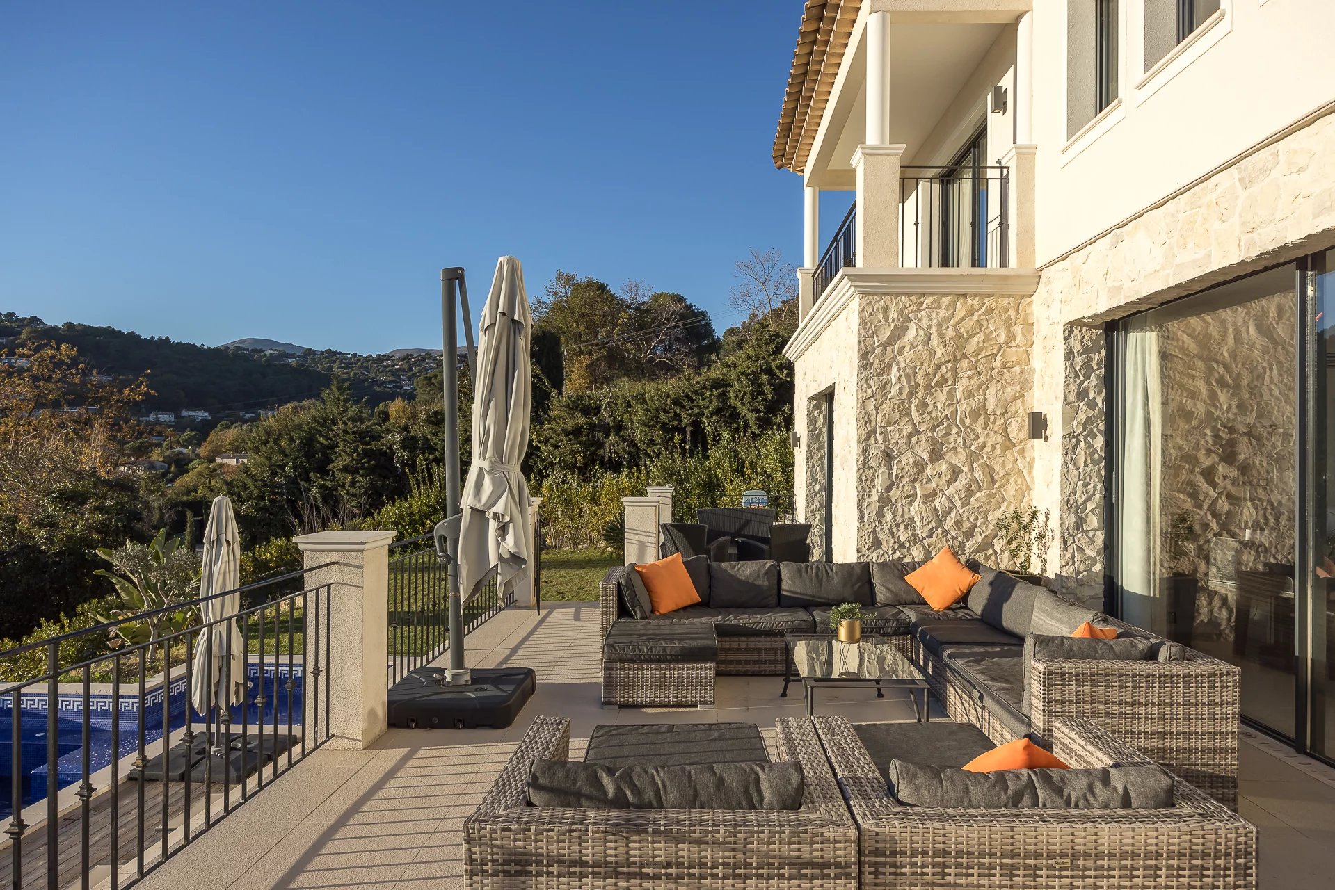 Saint-Paul-de-Vence - Am Fuße des Dorfes - Neues zeitgenössisches Haus