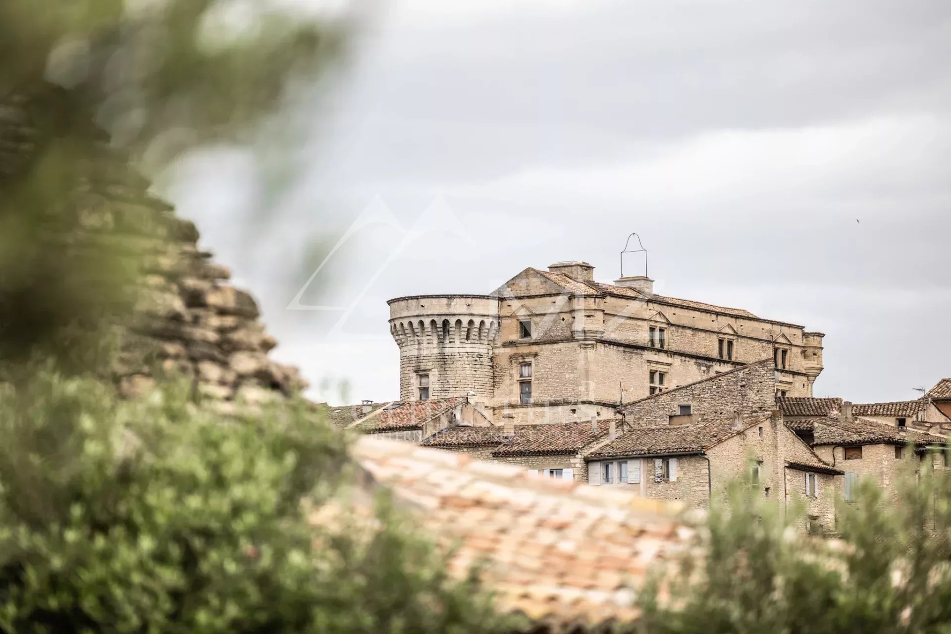 Mas provençal avec vue exceptionnelle sur le village de Gordes